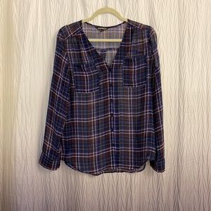 Lightweight plaid top